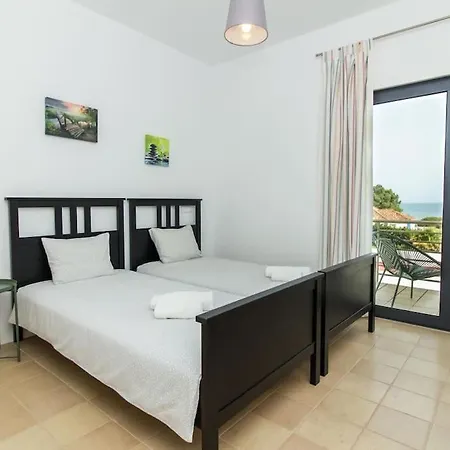 Rainbow House - Sea View & Pool & Garage & Garden & * Albufeira